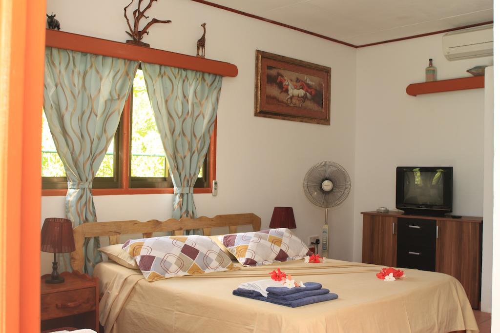 Veronic Self-Catering Guest House Đảo Đảo La Digue Phòng bức ảnh